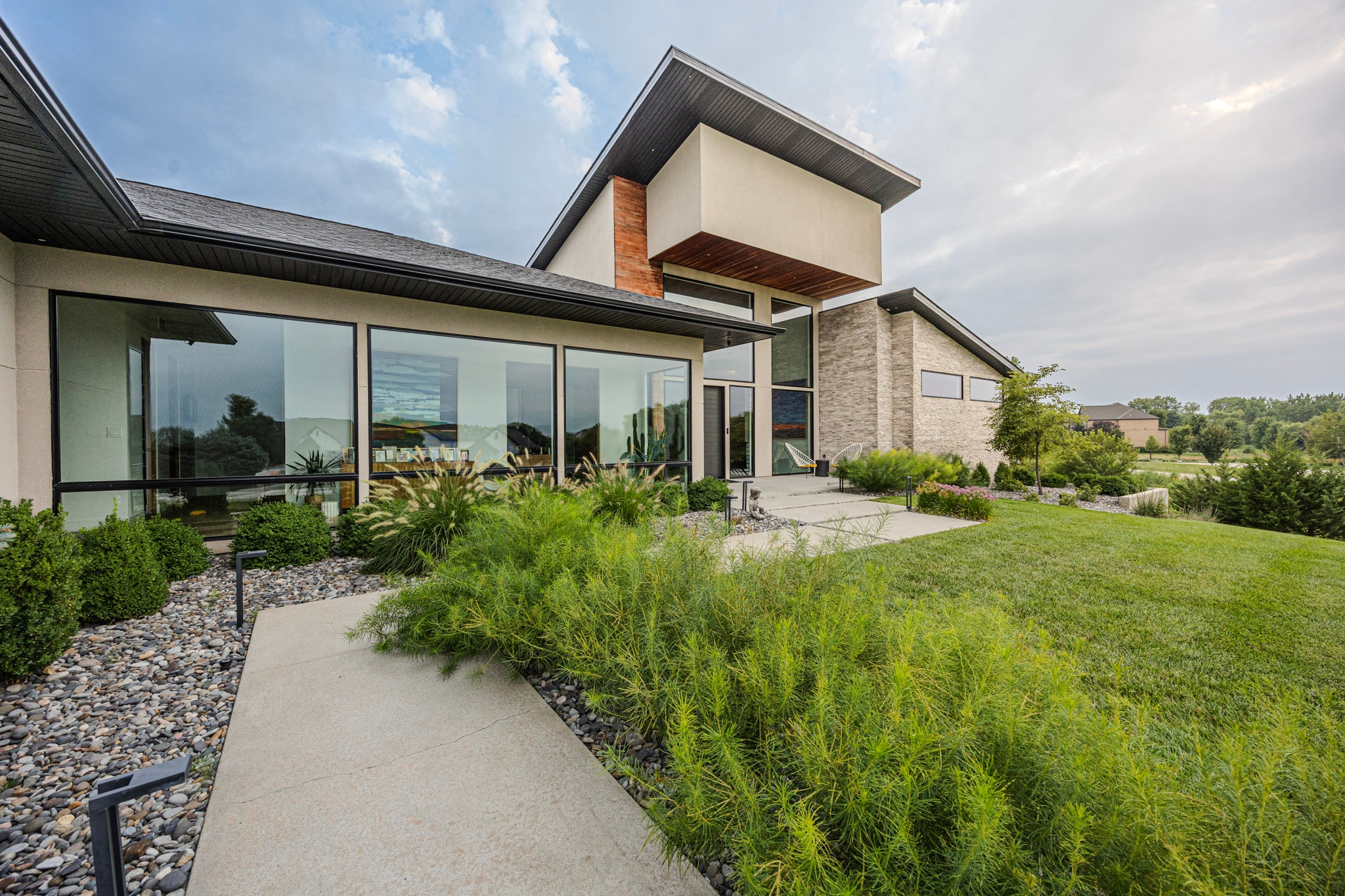 The Entry — Grey Hawk Circle
