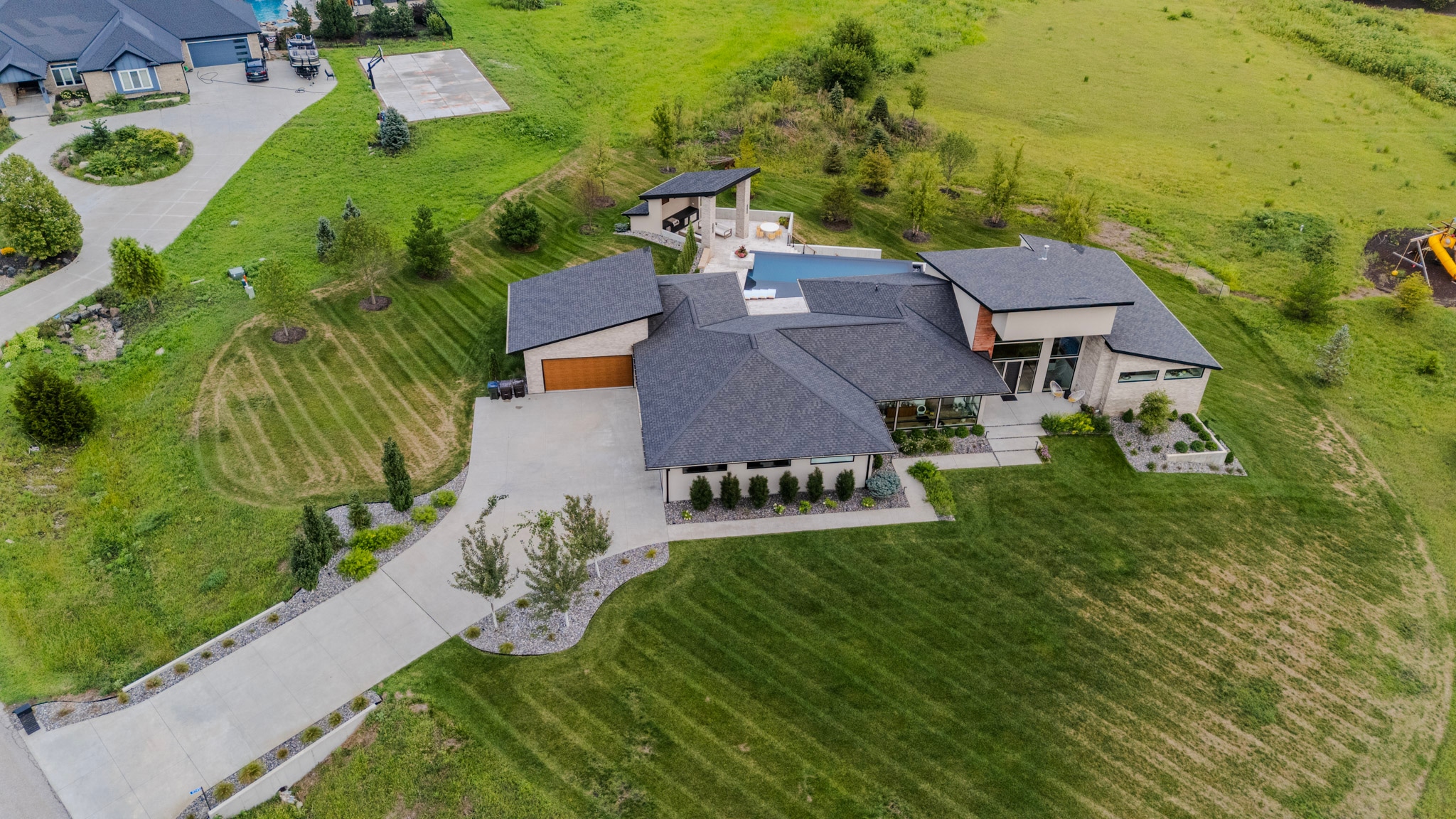 The Grounds, Aerial — Grey Hawk Circle